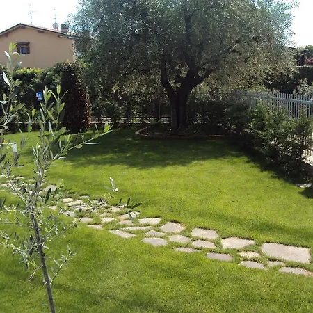 Rosa Del Garda לאזיסה