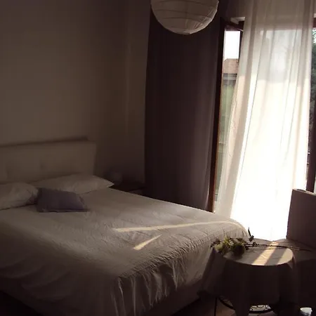 Rosa Del Garda Bed and Breakfast