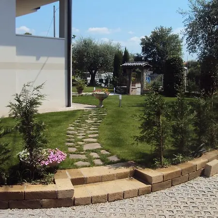 Rosa Del Garda * Λατζίζε