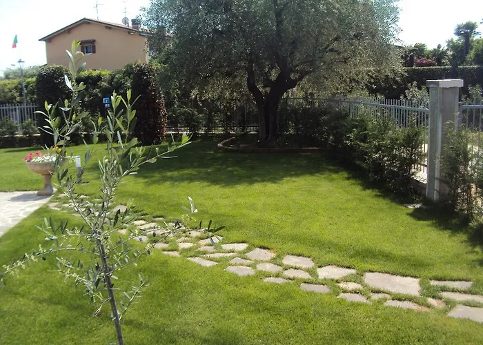 Rosa Del Garda Lazise